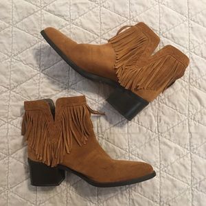 Bella Vita Tan Tex-Italy Fringe Booties Size 7.5